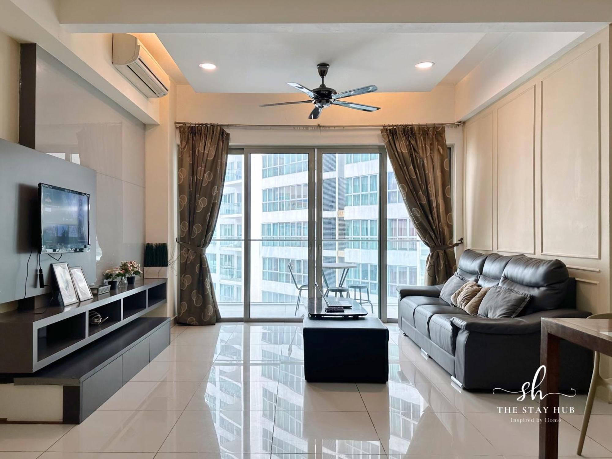 Regalia The Sky Pool Apartment