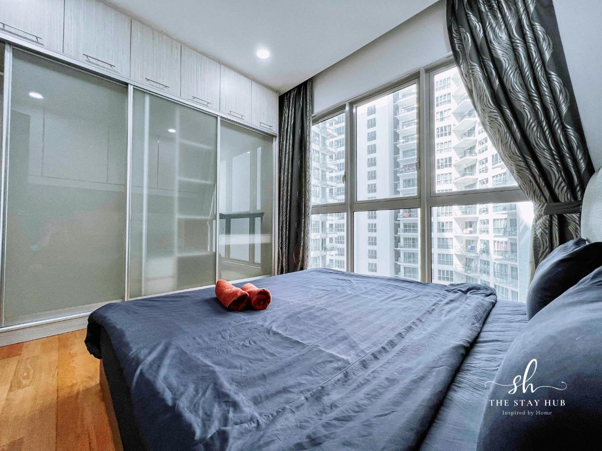 Regalia The Sky Pool Apartment *
