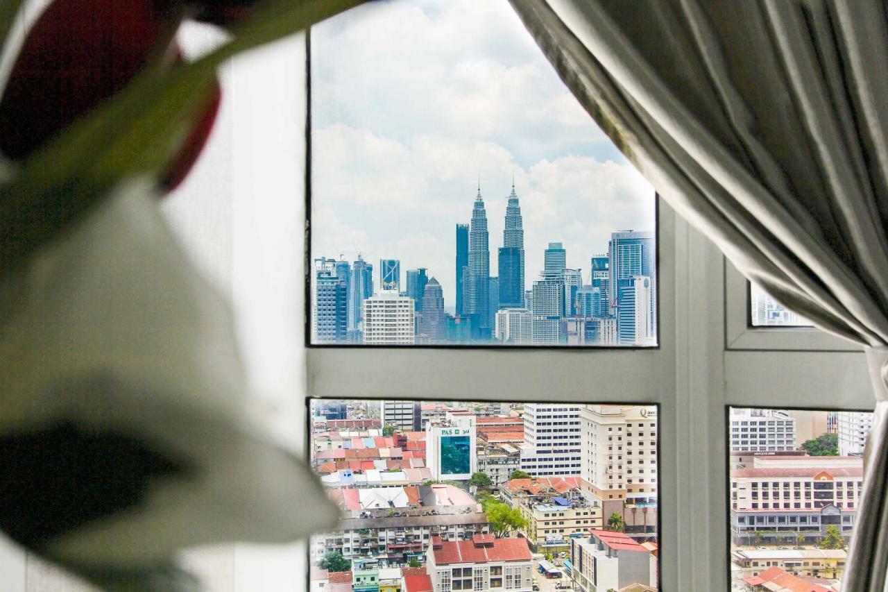 Regalia The Sky Pool Apartment *