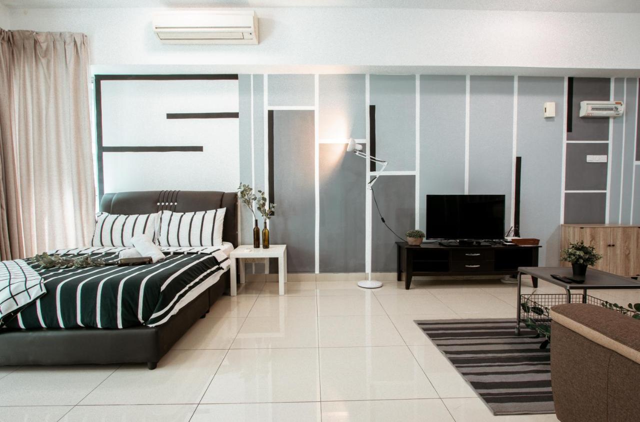 Apartemen Regalia The Sky Pool Kuala Lumpur